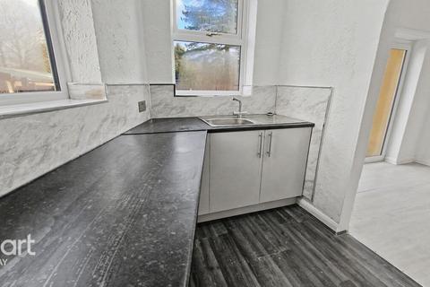 3 bedroom semi-detached house to rent, City Way, Rochester