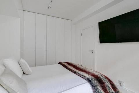 1 bedroom apartment to rent, Park Crescent, London W1B