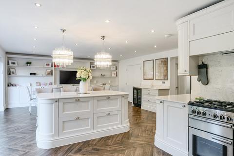 5 bedroom detached house for sale, High Road, Byfleet, KT14