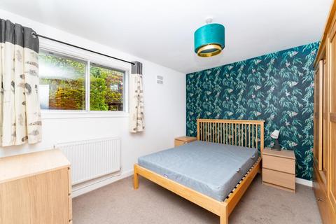 undefined, Garrick Close W5