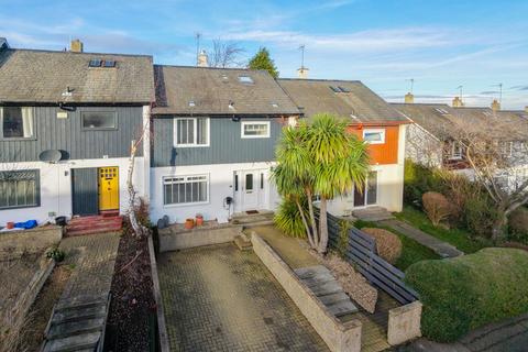 3 bedroom terraced house for sale, 26 Lady Nairne Crescent, Edinburgh, EH8