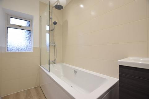 2 bedroom semi-detached house to rent, Malvern Gardens, Gateshead, NE11