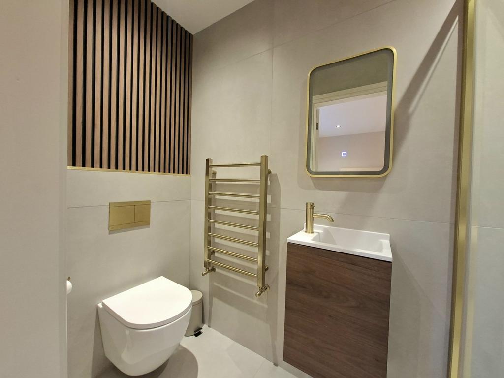 Ensuite shower room to the master bedroom