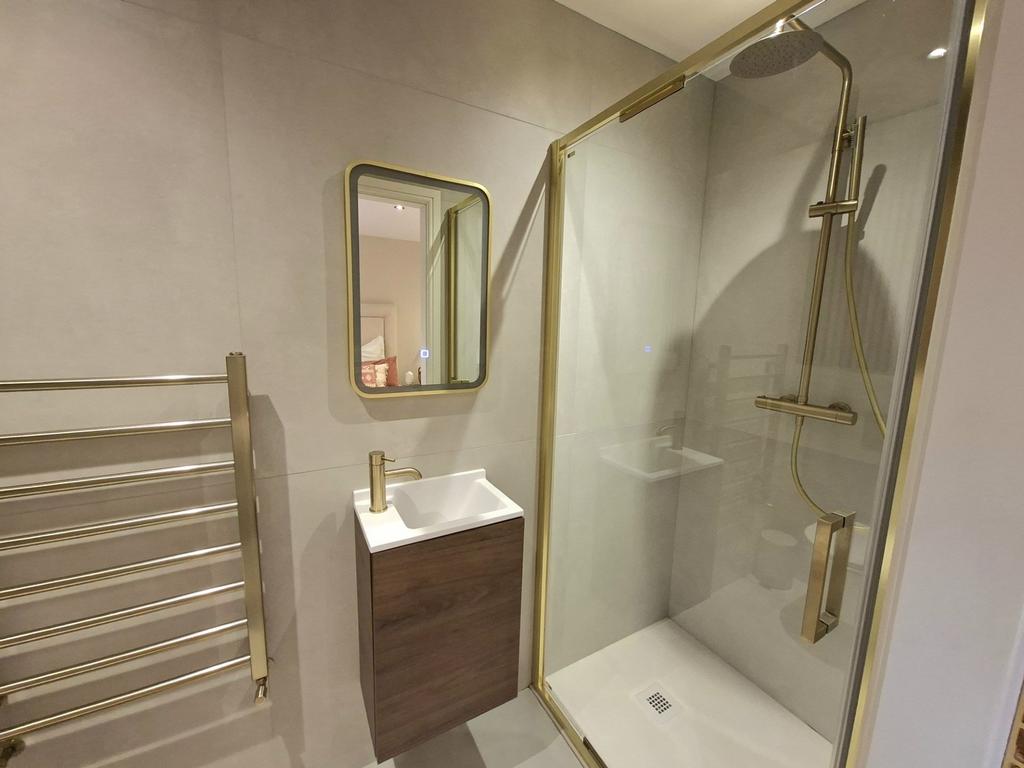 Ensuite shower room to the master bedroom