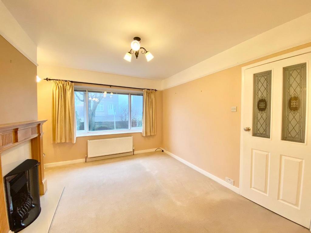 Lounge/dining area