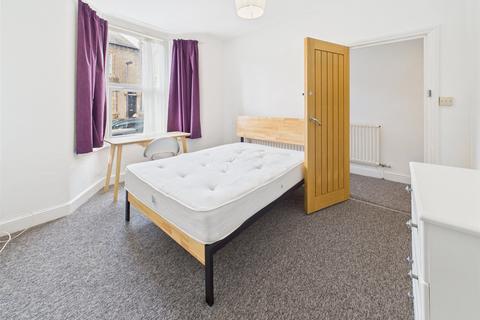 4 bedroom terraced house to rent, Avondale Road, Bath, Bath and North East Somerset, BA1
