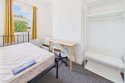 4 bedroom terraced house to rent, Avondale Road, Bath, Bath and North East Somerset, BA1