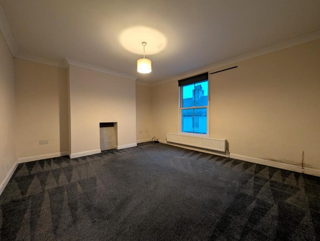 Bedroom 1.jpg