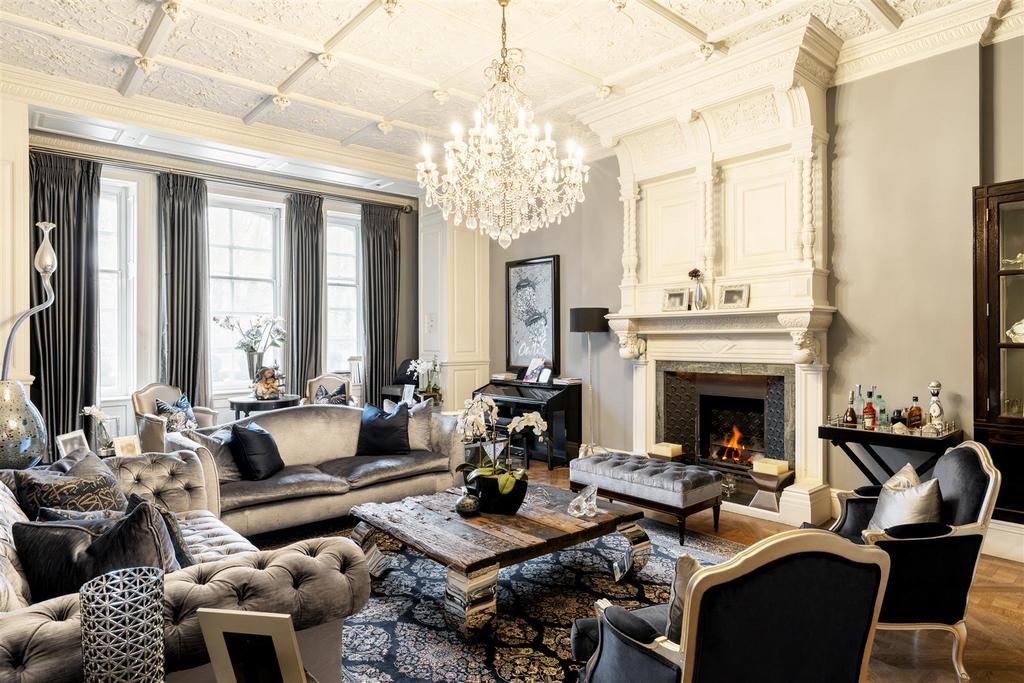 Maskells-Flat 22, Albert Hall Mansions-5 Hi.jpg