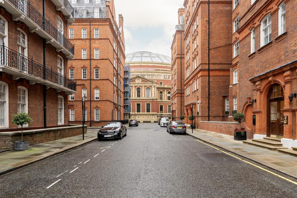 Maskells-Flat 22, Albert Hall Mansions-2 Hi.jpg