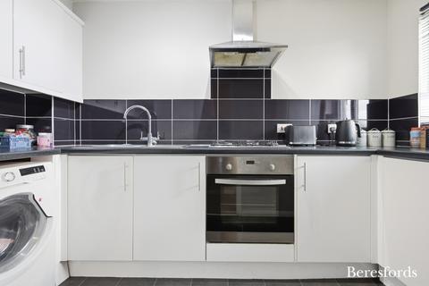 2 bedroom terraced house for sale, York Road, Billericay, CM12