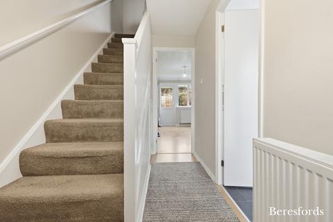 2 bedroom terraced house for sale, York Road, Billericay, CM12
