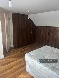 7 bedroom end of terrace house to rent, Dawlish Drive, Ilford, IG3