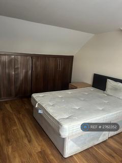 7 bedroom end of terrace house to rent, Dawlish Drive, Ilford, IG3