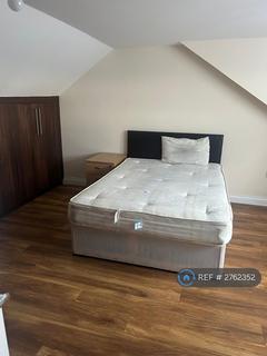 7 bedroom end of terrace house to rent, Dawlish Drive, Ilford, IG3