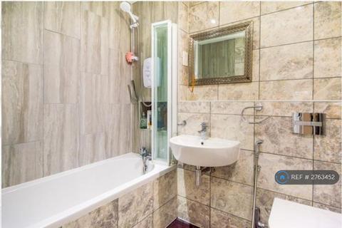 2 bedroom flat to rent, Geneva Court, London, NW9