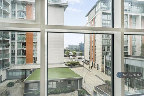 2 bedroom flat to rent, Oceanis Apartments, London, E16
