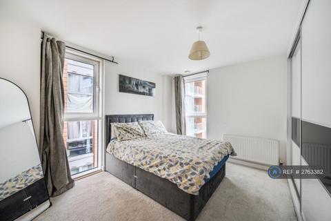 2 bedroom flat to rent, Oceanis Apartments, London, E16