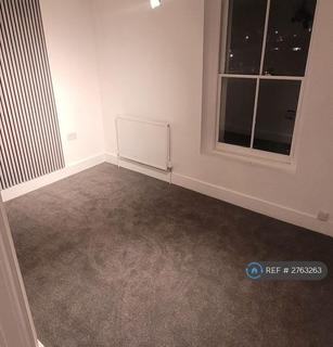 1 bedroom in a house share to rent, Upper North Street, London, E14