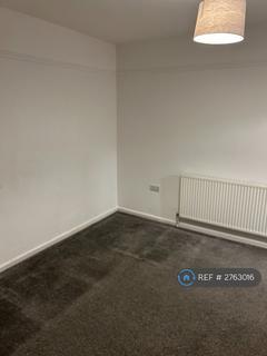 3 bedroom terraced house to rent, Washington Grove, Doncaster, DN5