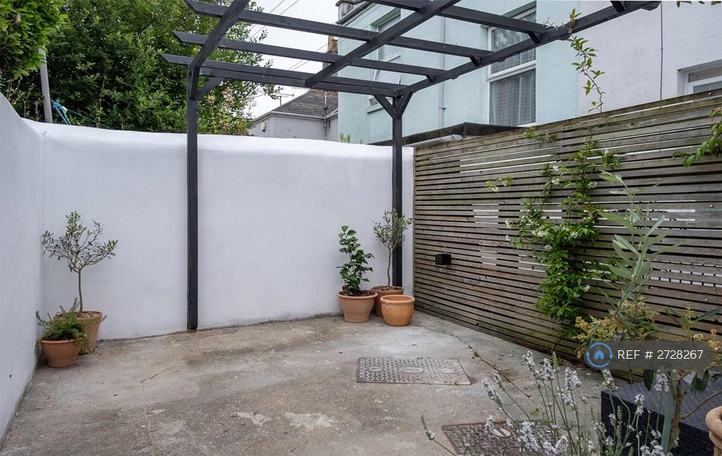 Courtyard Garden