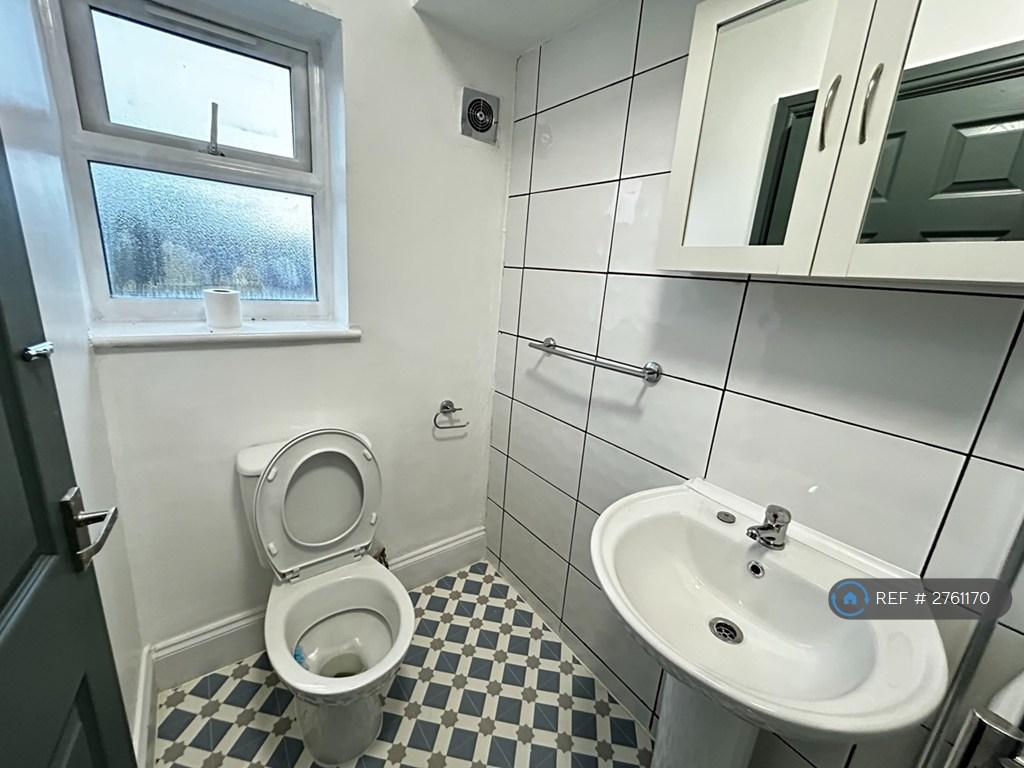 En-Suite Bathroom
