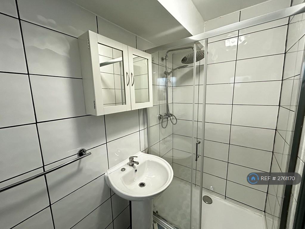 En-Suite Bathroom