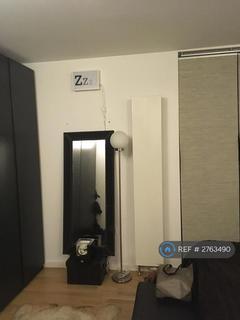 2 bedroom flat to rent, Becquerel Court, London, SE10