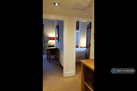 2 bedroom flat to rent, Wallfield Crescent, Aberdeen, AB25