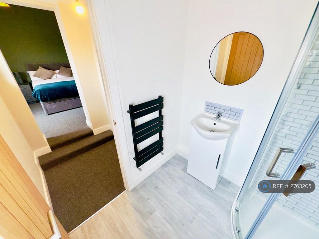 Room 5 Ensuite