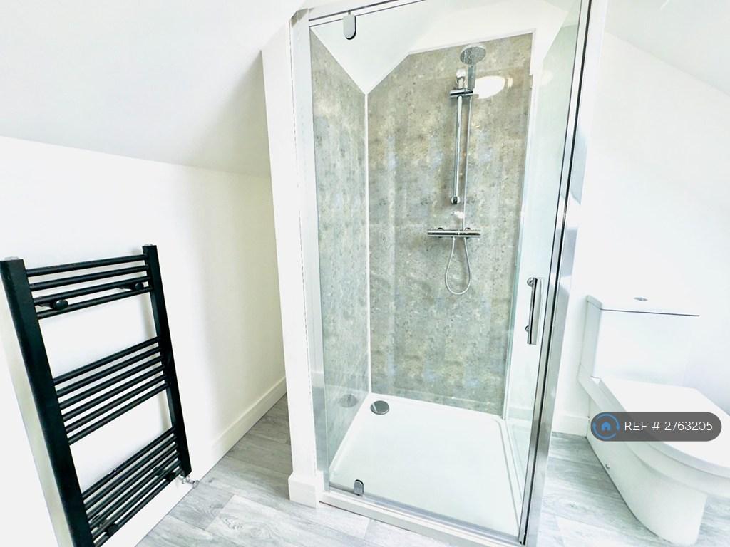 Room 6 Ensuite