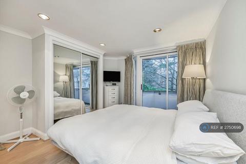 2 bedroom flat to rent, Conifer Court, London, SW19