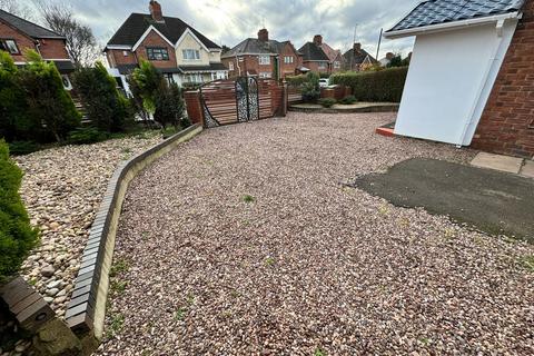 3 bedroom semi-detached house to rent, Beeches Road, Walsall