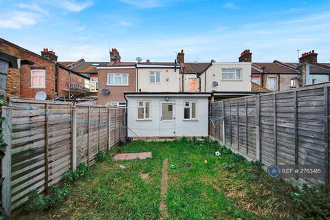 3 bedroom terraced house to rent, Masterman Road, London, E6