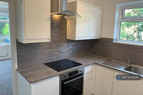1 bedroom flat to rent, Prentice Court, London, SW19