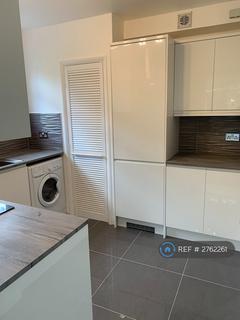 1 bedroom flat to rent, Prentice Court, London, SW19