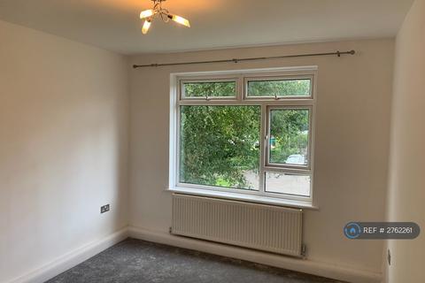 1 bedroom flat to rent, Prentice Court, London, SW19