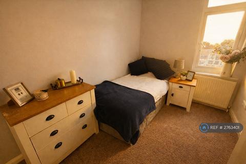 1 bedroom in a house share to rent, The Hill, Kirkby-In-Ashfield, Nottingham, NG17