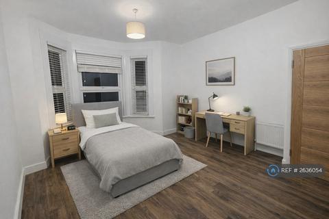 1 bedroom in a house share to rent, Ballater Road, London, SW2