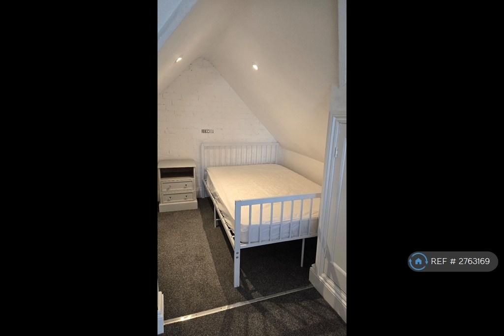 Room 2 Bedroom Alcove