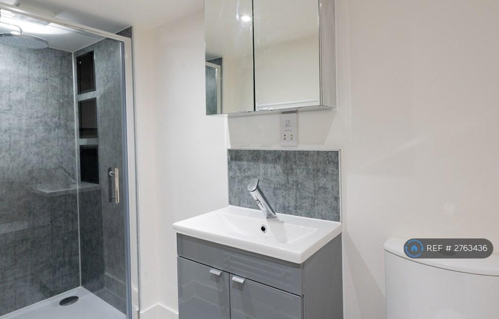 Lower Ground Shower Room