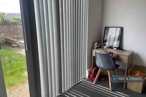 1 bedroom in a house share to rent, Barton Road, Liverpool, L9