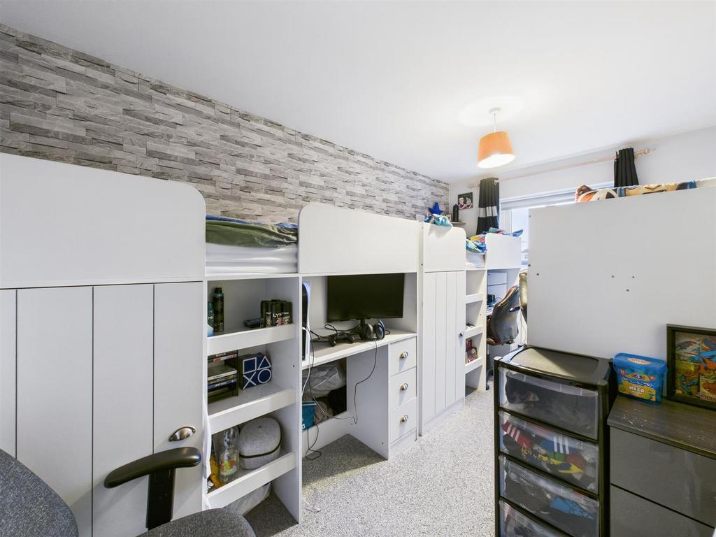 Bedroom:
