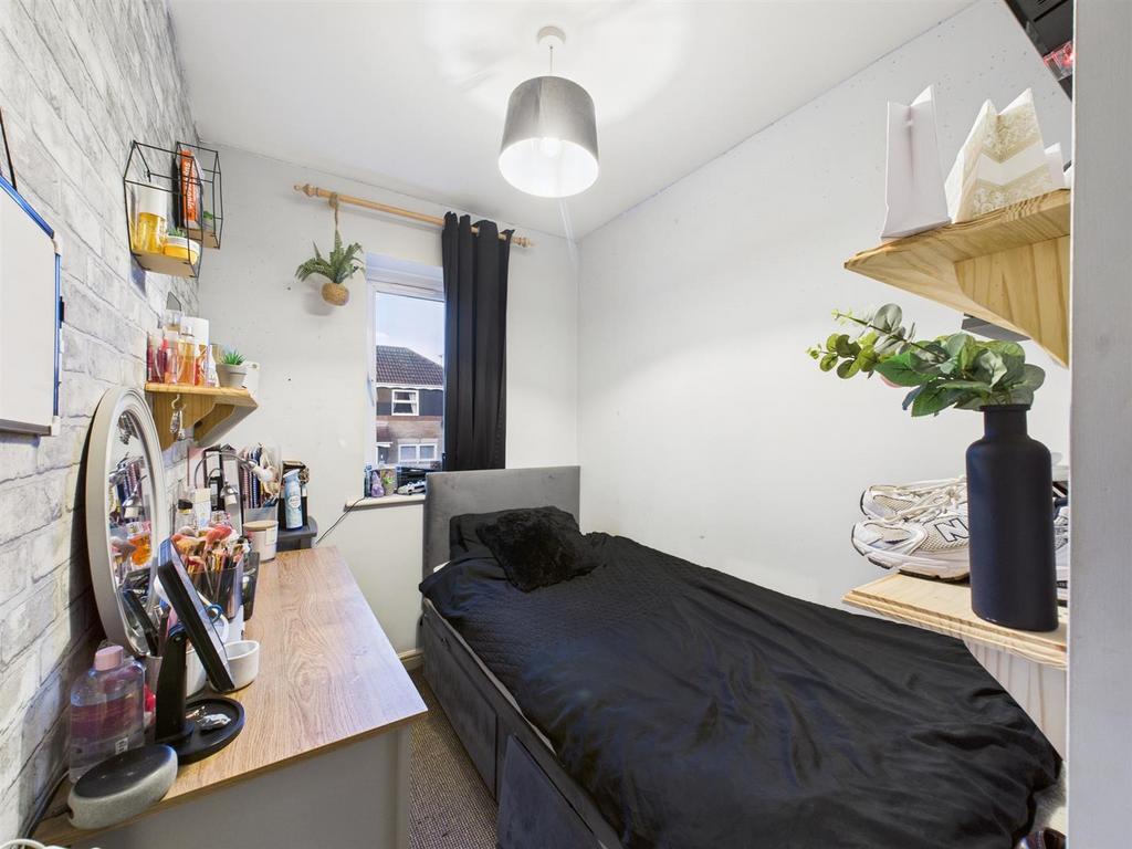 Bedroom: