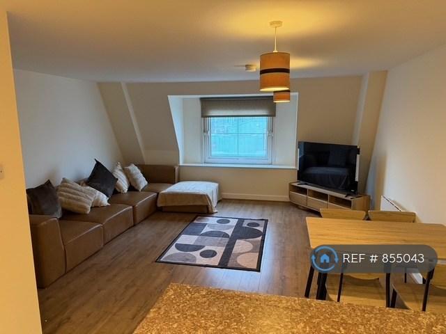 Living/Dining Area