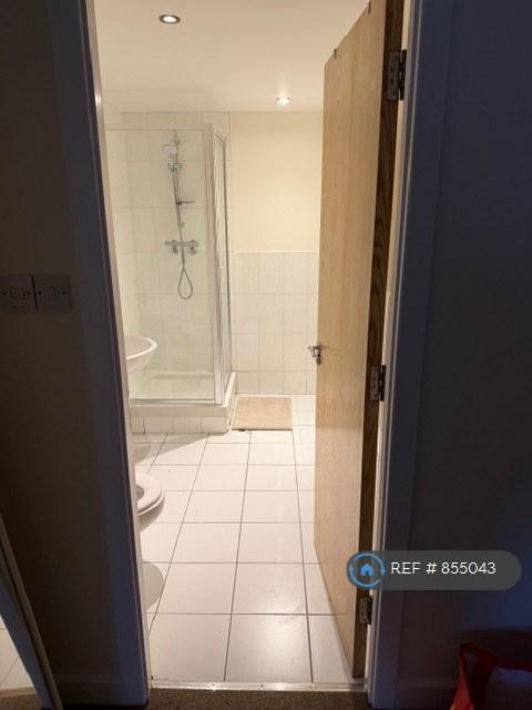 Master Bedroom En Suite
