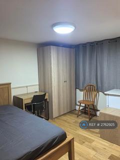 1 bedroom in a house share to rent, Llanover Road, Wembley, HA9
