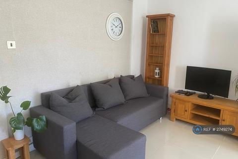 undefined, Kingsbridge Rd, Morden Surrey, SM4