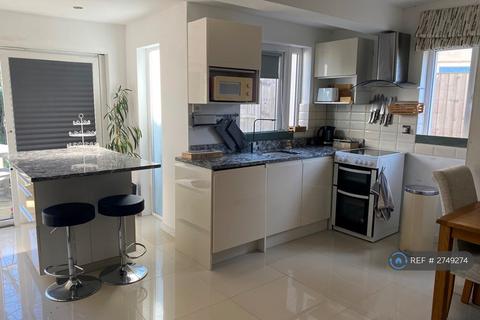undefined, Kingsbridge Rd, Morden Surrey, SM4