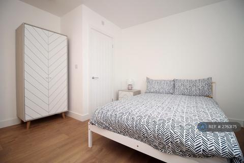 1 bedroom in a house share to rent, Clarice Street, Port Talbot, SA12
